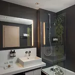 Hotell Nh 4*