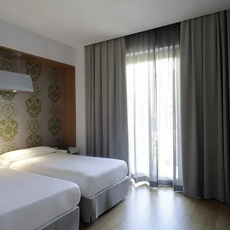 Hotel Nh 4*